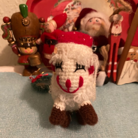 Lot of 9 Vintage Christmas Ornaments plus 1 Mini Metal Santa Tray. - Picture 5 of 16